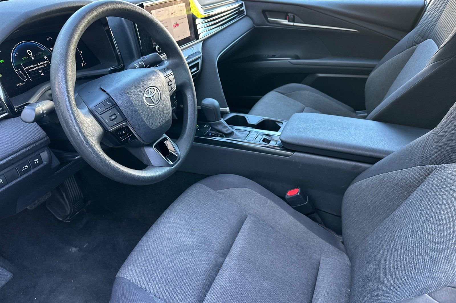 Used 2025 Toyota Camry LE image 12