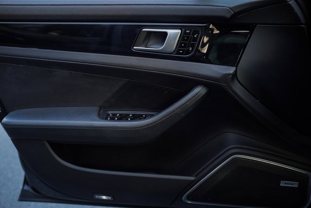 Used 2018 Porsche Panamera 4 image 35