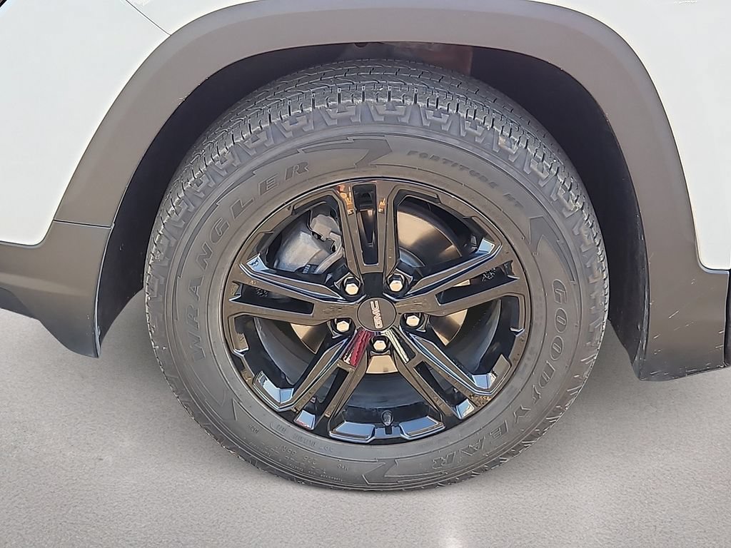 Used 2024 GMC Terrain AT4 w/ Infotainment Package II AWD/4WD image 13