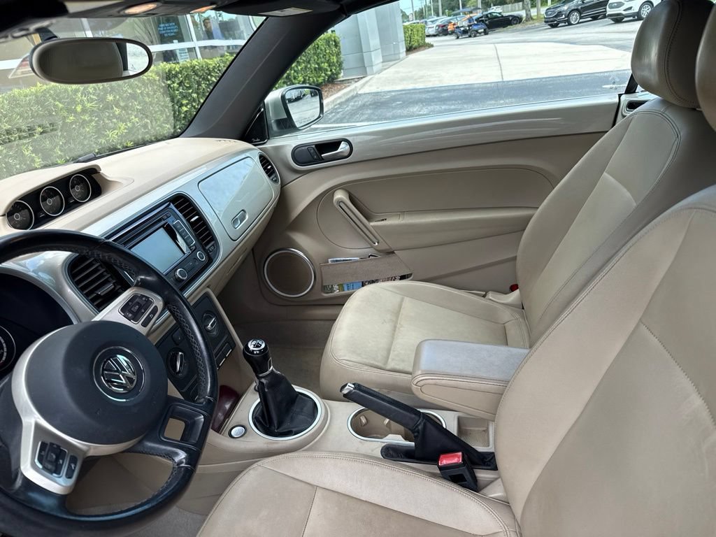 Used 2014 Volkswagen Beetle TDI FWD image 9
