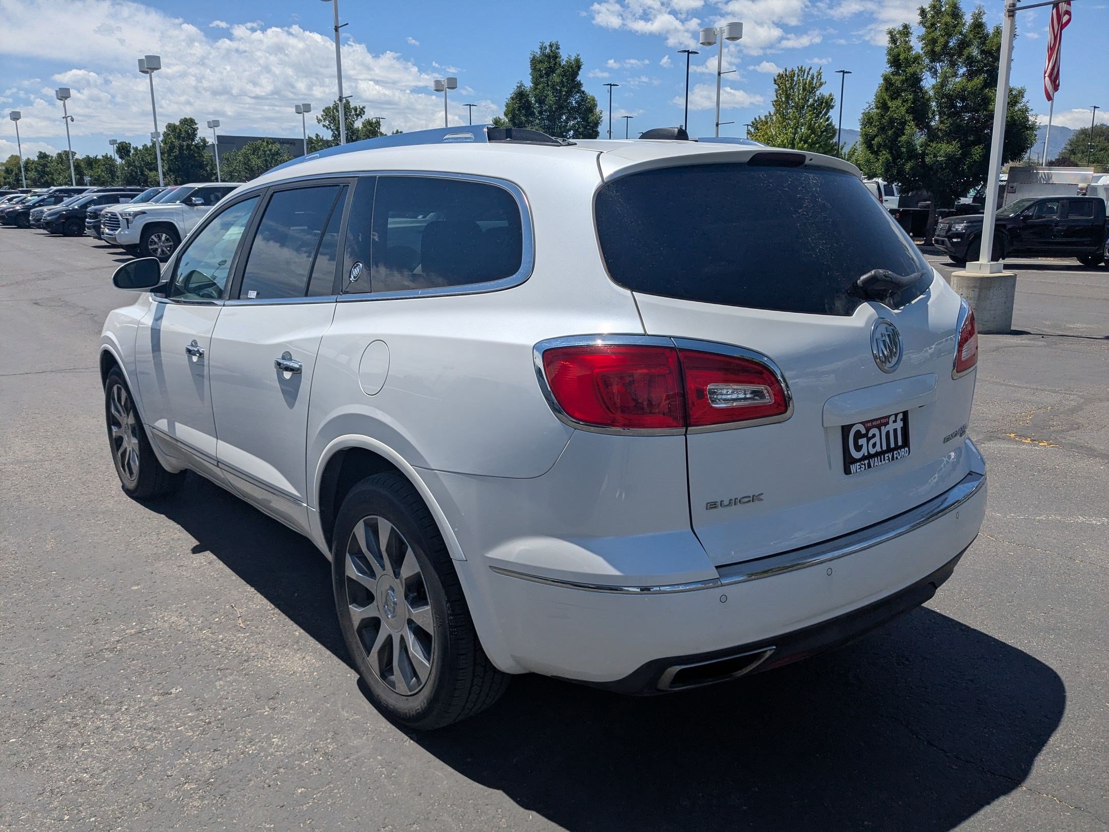 Used 2017 Buick Enclave Premium w/ Experience Buick Package AWD/4WD image 8