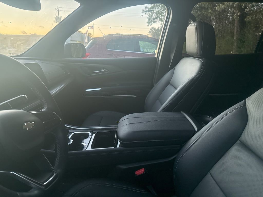 Used 2024 Chevrolet Traverse LT w/ Trailering Package image 10