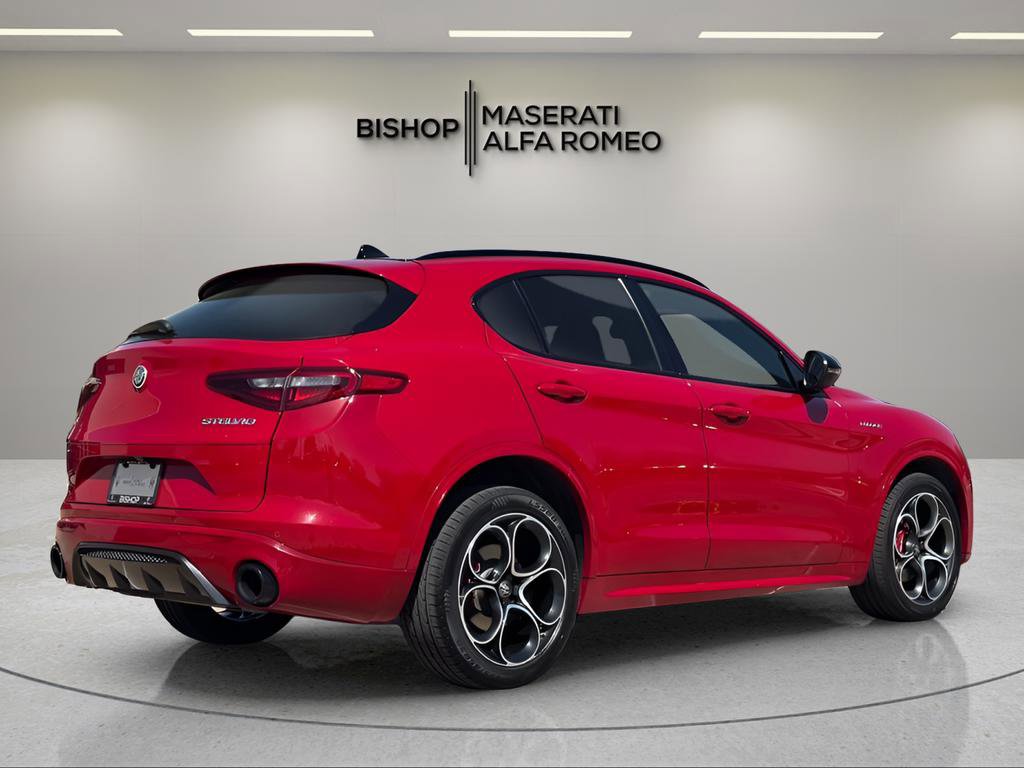 Used 2022 Alfa Romeo Stelvio Veloce image 7