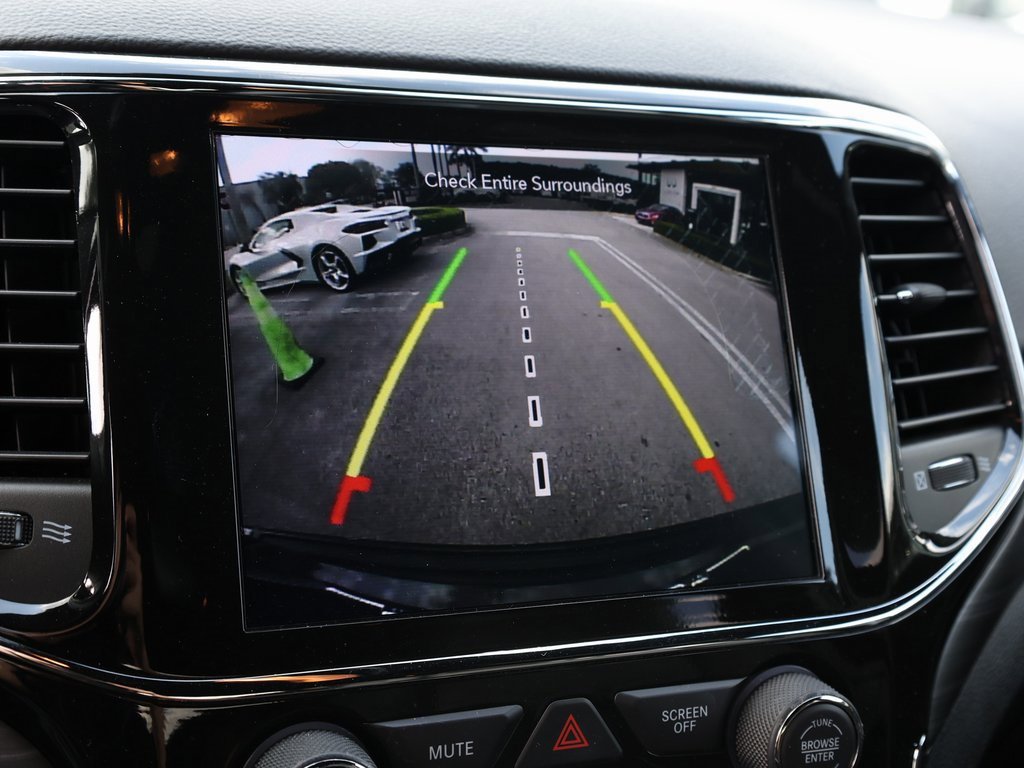 Used 2021 Jeep Grand Cherokee Laredo X image 31