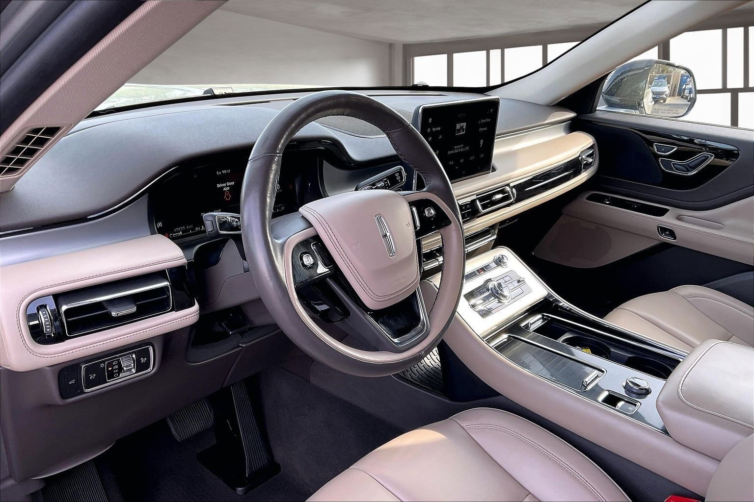 Used 2022 Lincoln Aviator 2WD image 17