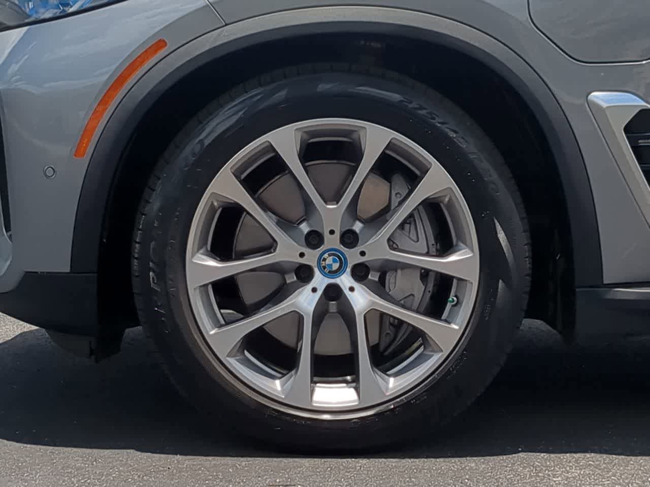 Used 2024 BMW X5 xDrive50e AWD/4WD image 13