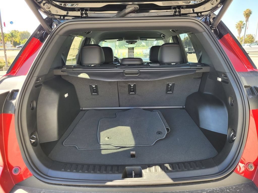New 2026 Chevrolet Equinox RS w/ Convenience Package III AWD/4WD image 7