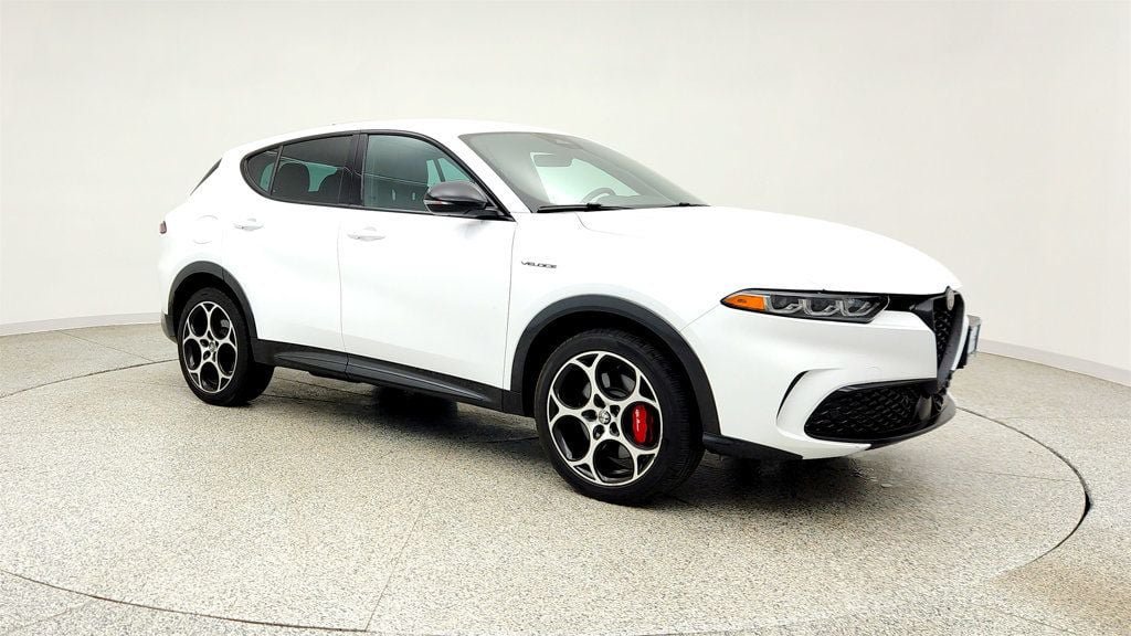 Used 2024 Alfa Romeo Tonale Veloce AWD/4WD image 3