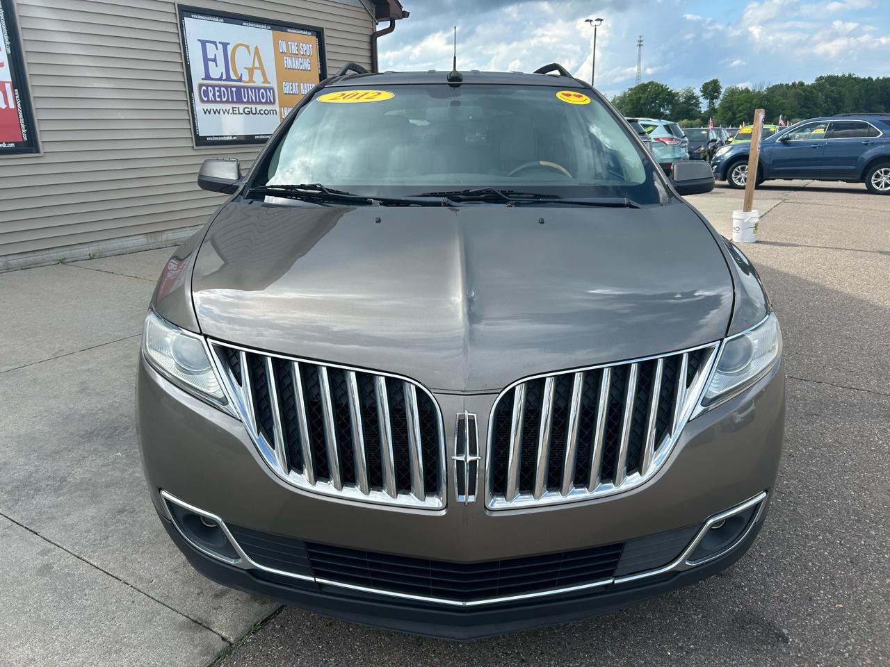 Used 2012 Lincoln MKX AWD w/ Wood Pkg image 2
