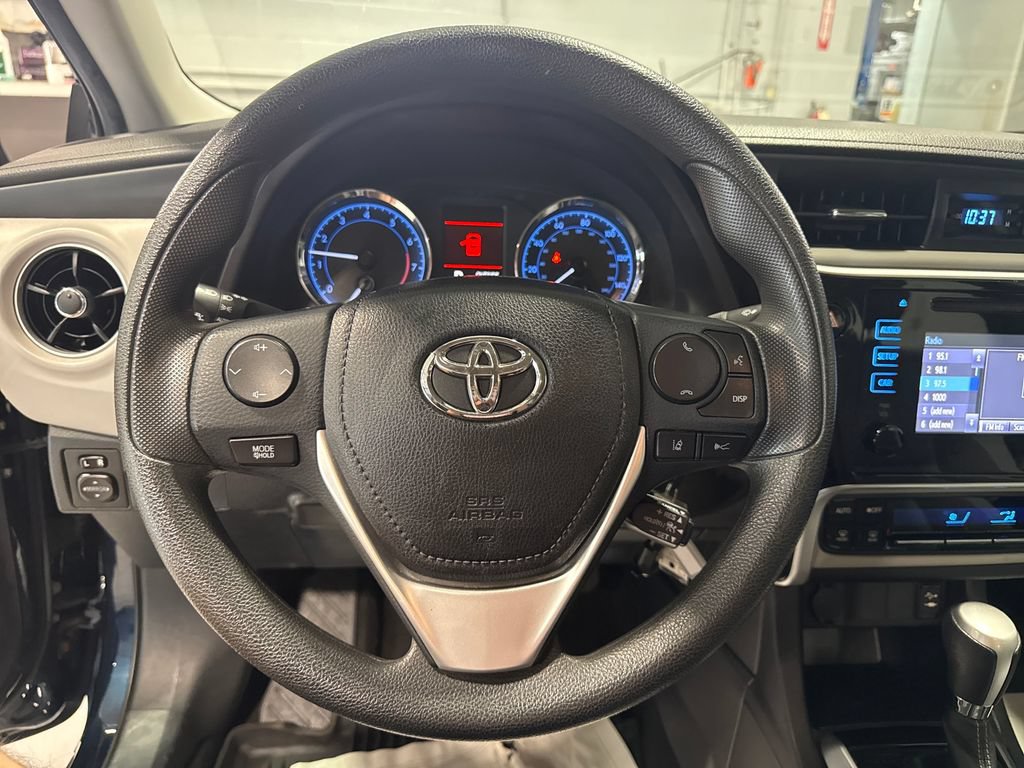 Used 2018 Toyota Corolla LE FWD image 5