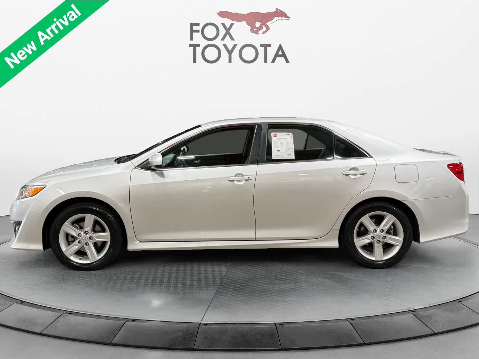 Used 2014 Toyota Camry SE FWD image 3