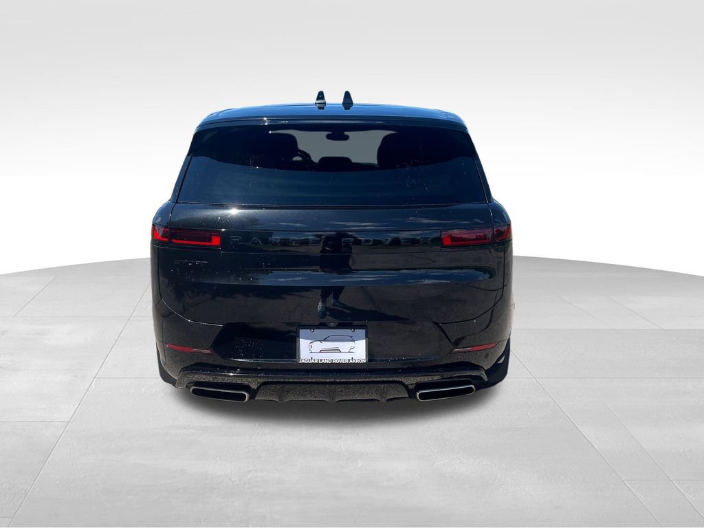 Used 2024 Land Rover Range Rover Sport Dynamic SE AWD/4WD image 4