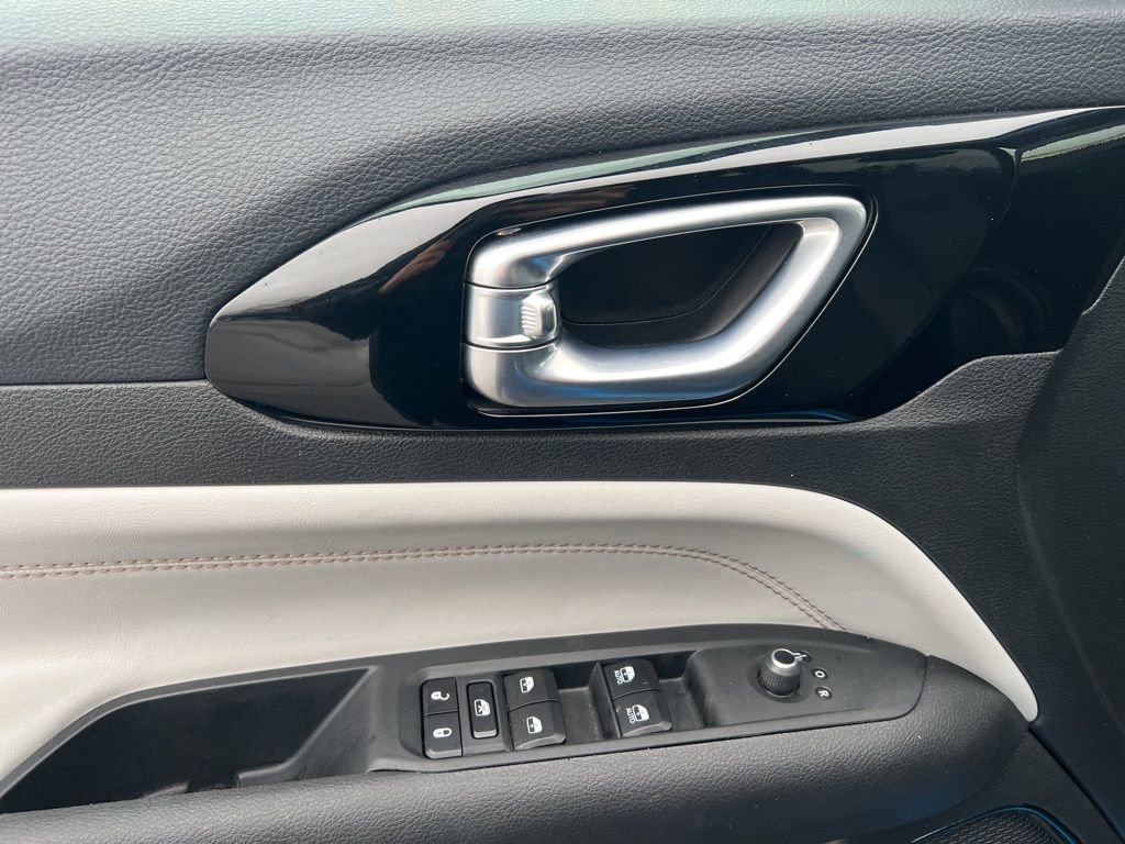 Used 2025 Jeep Compass Limited image 9