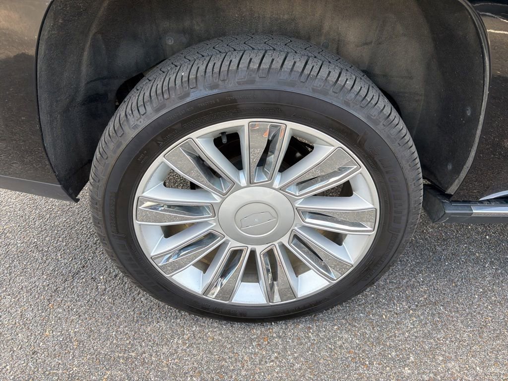 Used 2017 Cadillac Escalade Platinum image 14