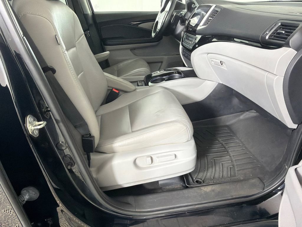 Used 2017 Honda Pilot Touring image 15