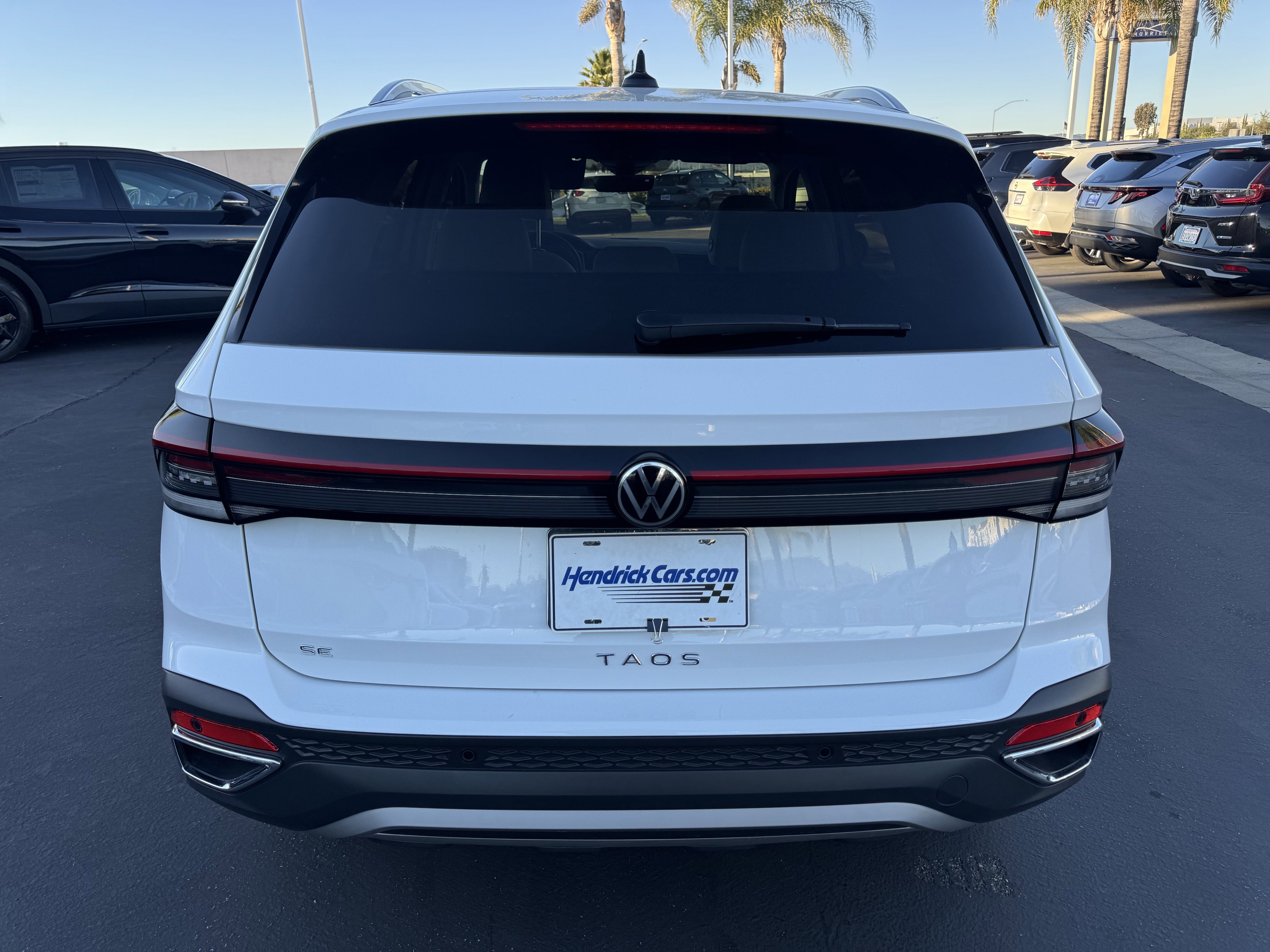 Used 2025 Volkswagen Taos SE image 9