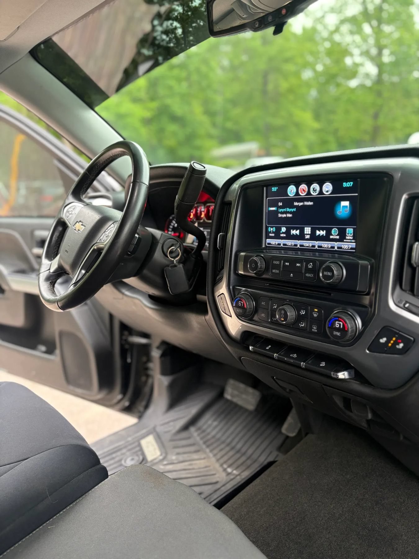 Used 2018 Chevrolet Silverado 1500 LT w/ True North Edition AWD/4WD image 29