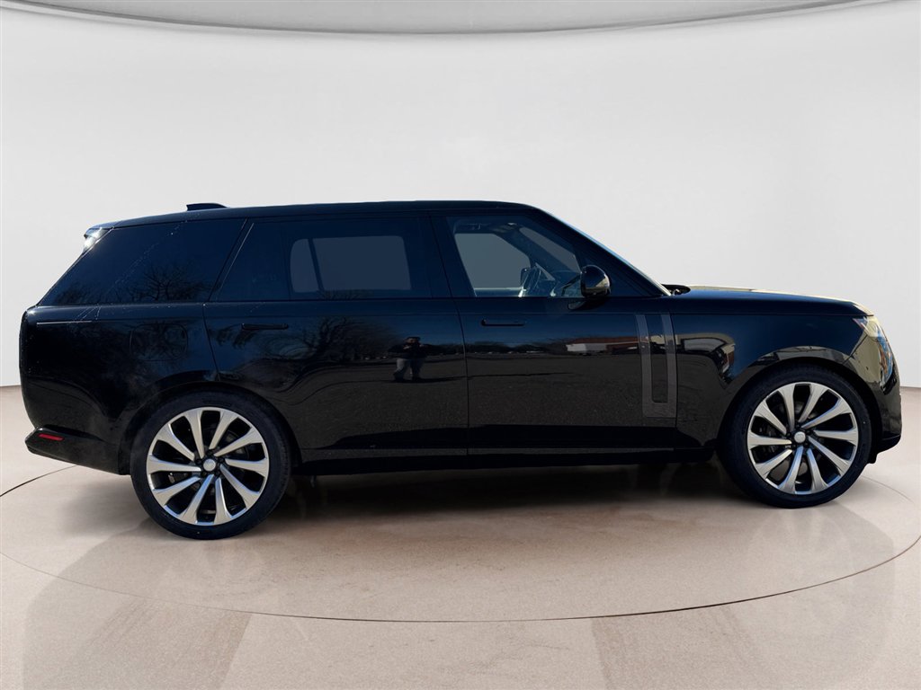 Used 2024 Land Rover Range Rover Long Wheelbase SE image 6
