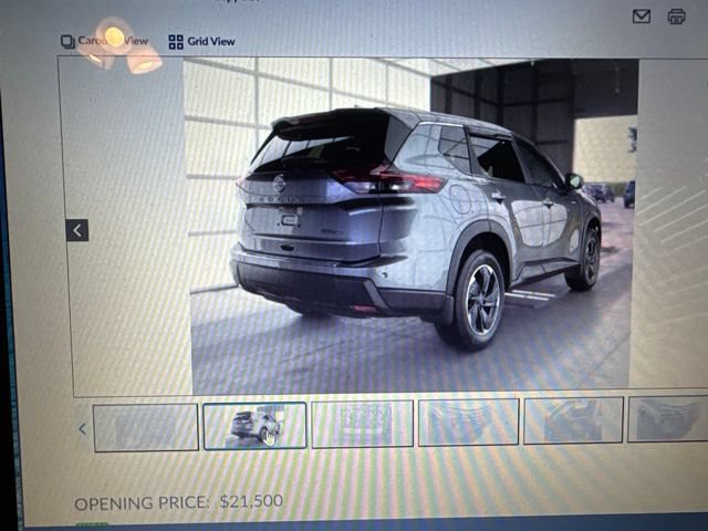 Used 2024 Nissan Rogue SV AWD/4WD image 8