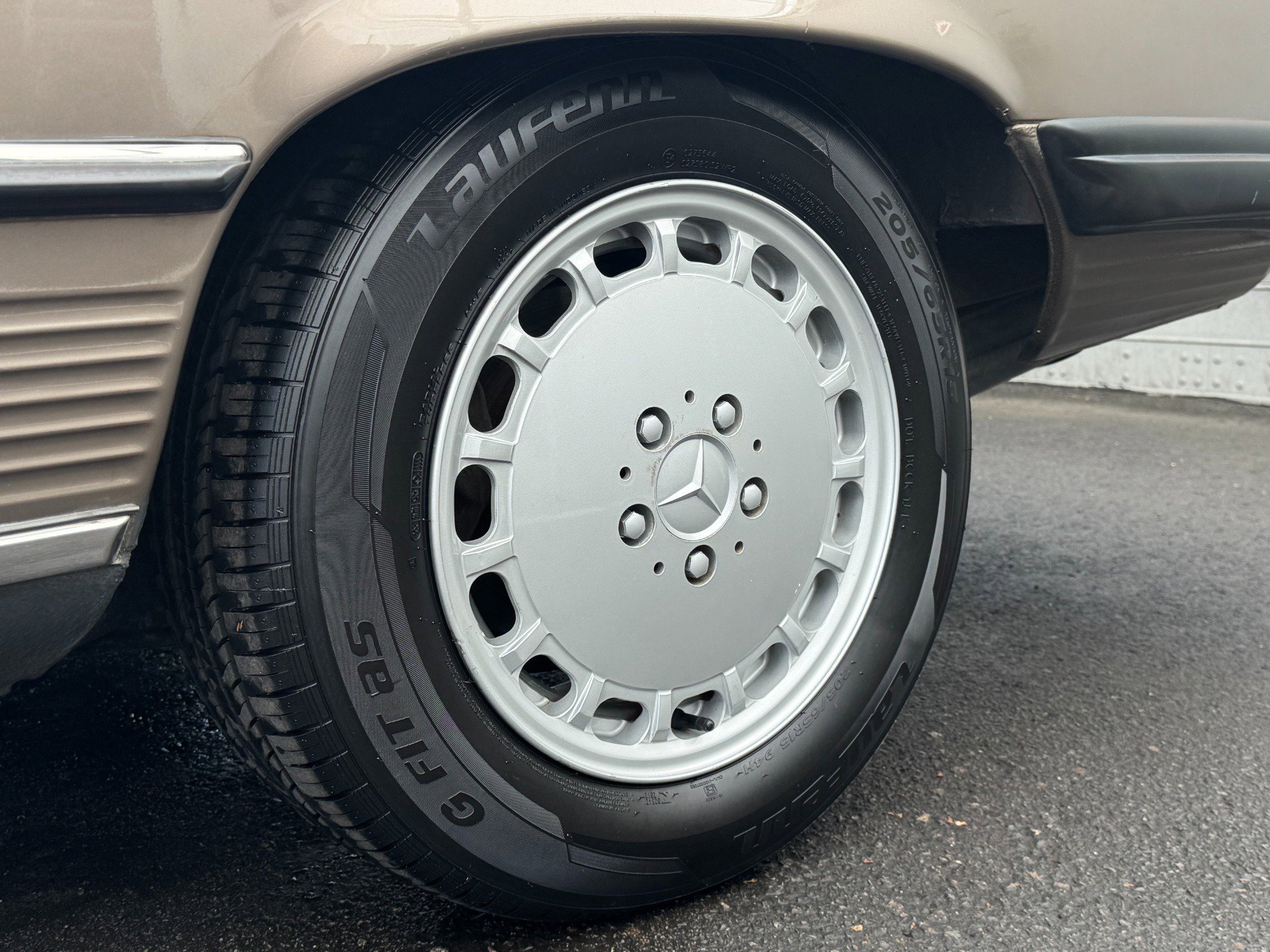 Used 1987 Mercedes-Benz 560 SL image 37