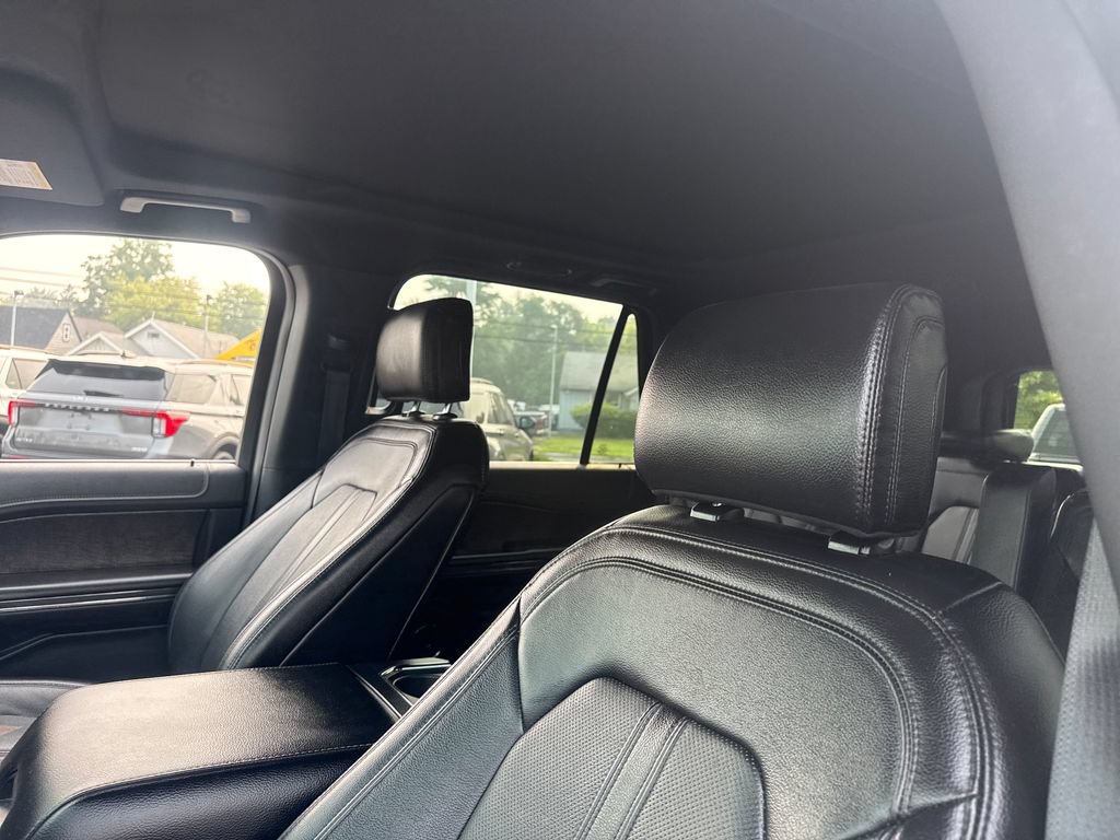 Used 2019 Ford Expedition Limited w/ Equipment Group 301A RWD image 21