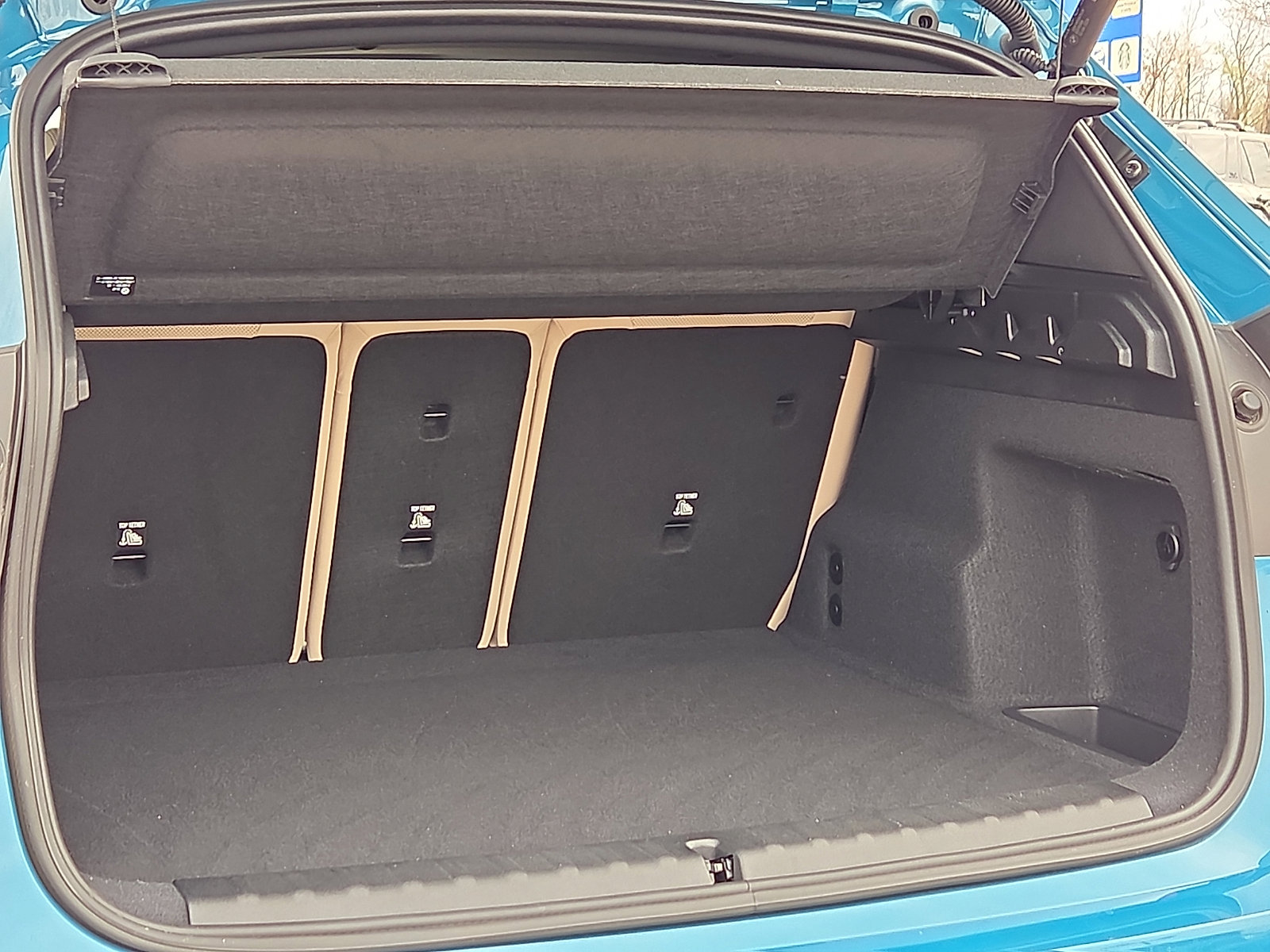 Used 2024 BMW X1 xDrive28i w/ Premium Package image 9