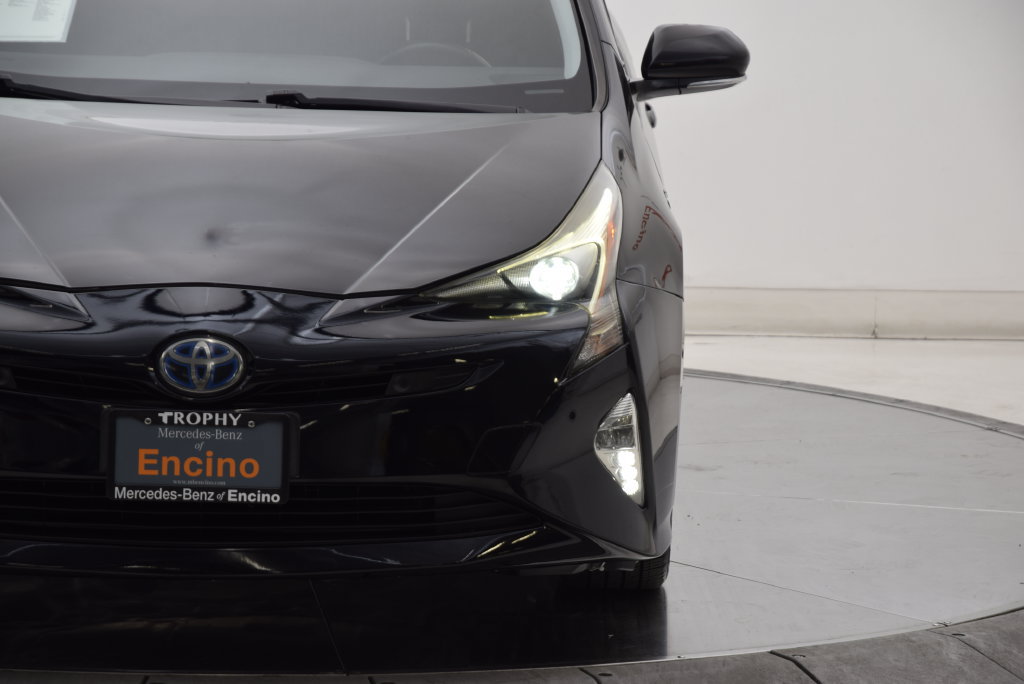 Used 2017 Toyota Prius Three Touring FWD image 9