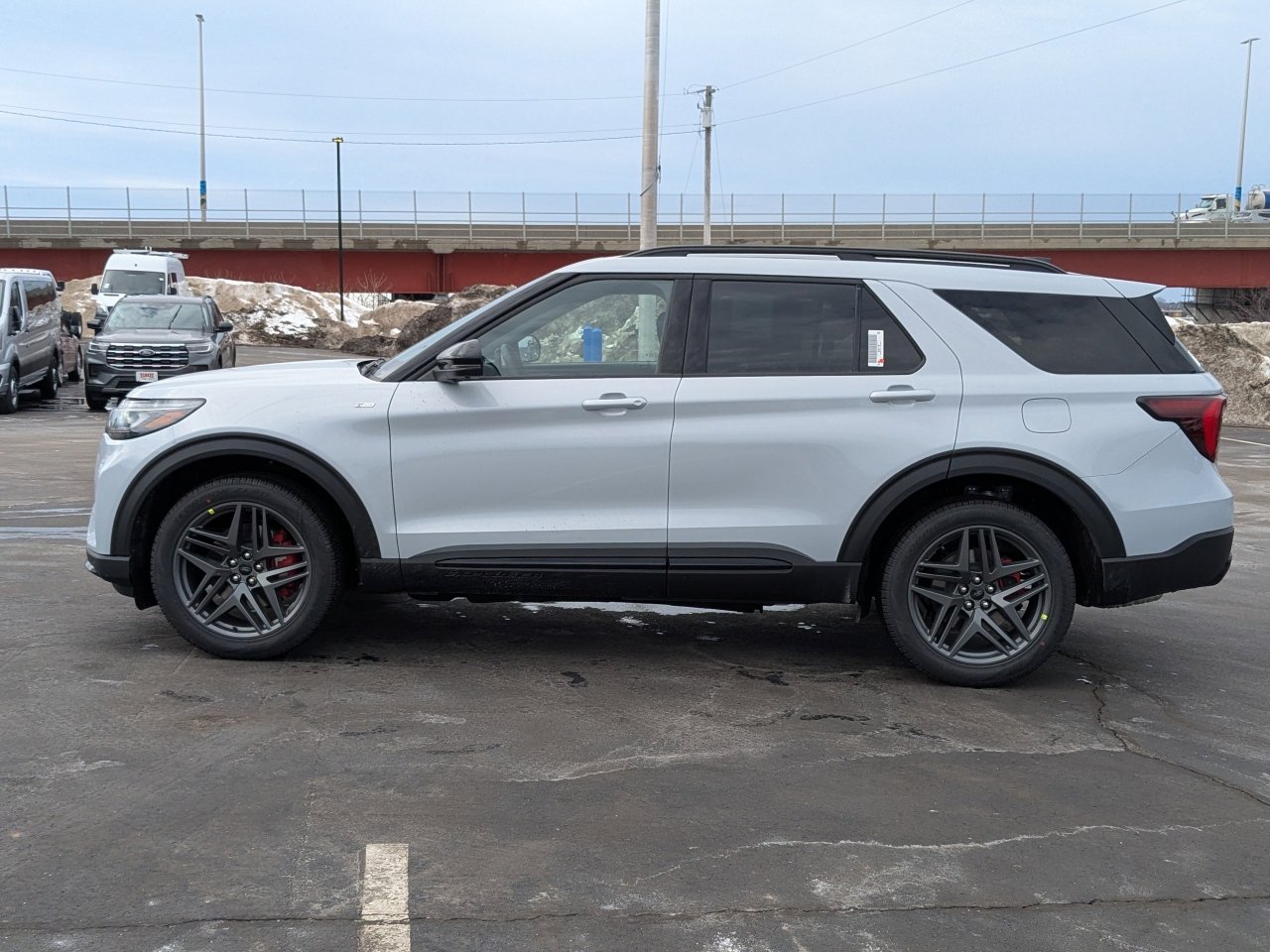 New 2026 Ford Explorer ST-Line w/ ST-Line Street Pack image 7