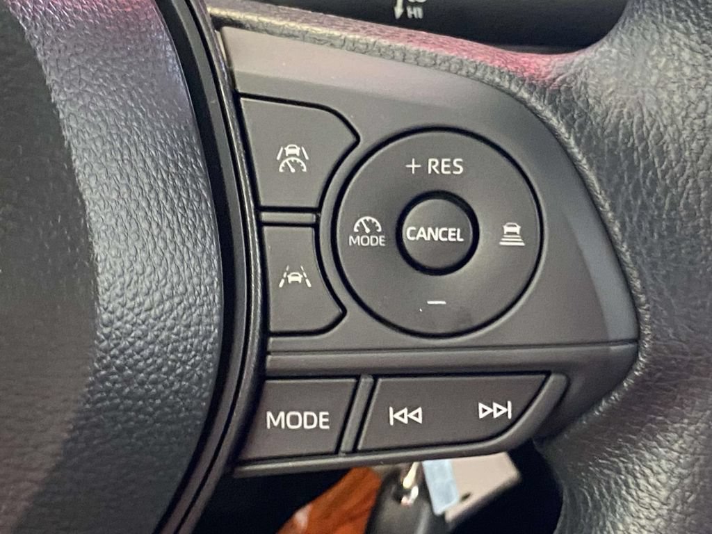Used 2026 Toyota Corolla LE FWD image 27
