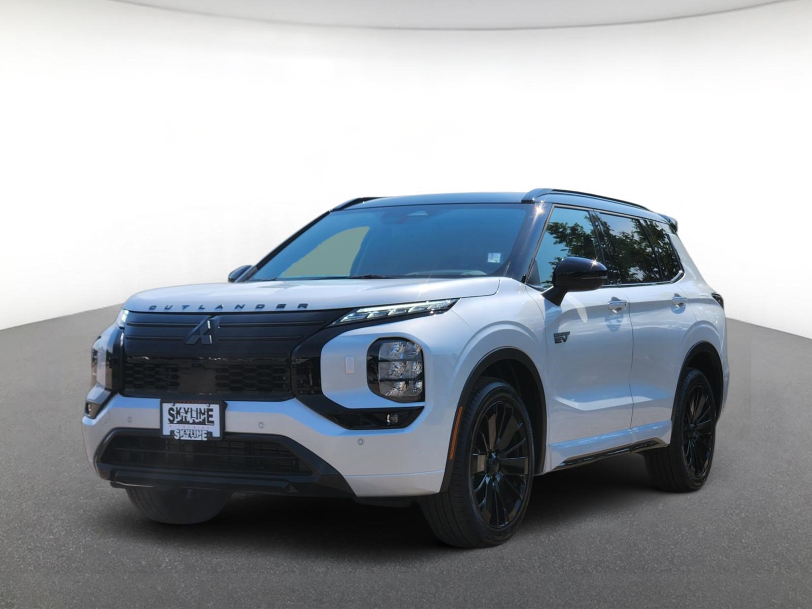 New 2026 Mitsubishi Outlander 4WD Plug-In Hybrid image 2