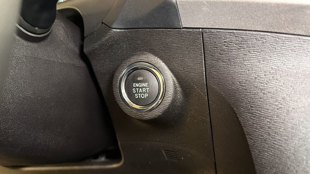 Used 2015 Toyota Venza XLE image 31