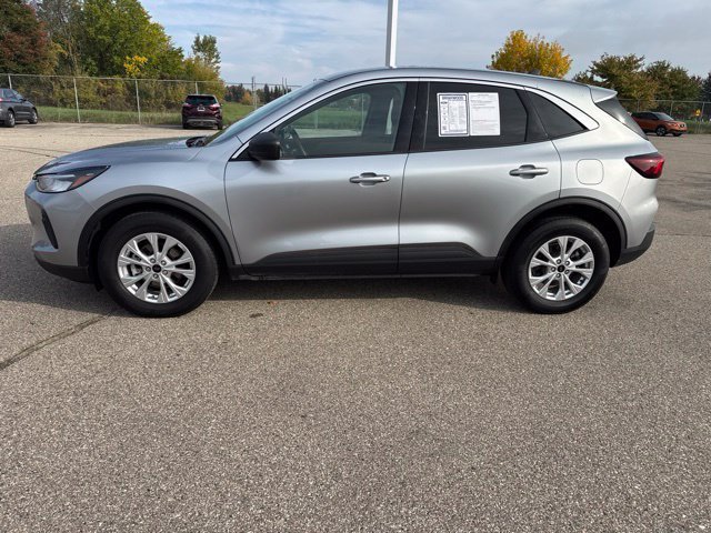 Used 2023 Ford Escape Active AWD/4WD image 3