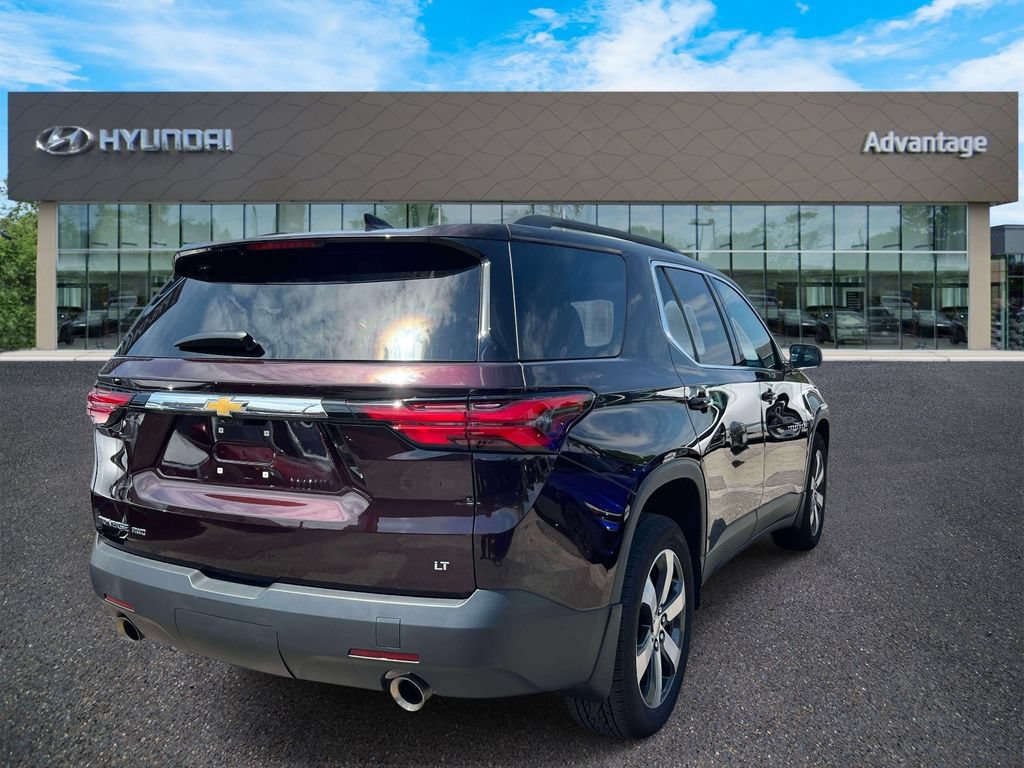 Used 2023 Chevrolet Traverse LT w/ LT Premium Package AWD/4WD image 5