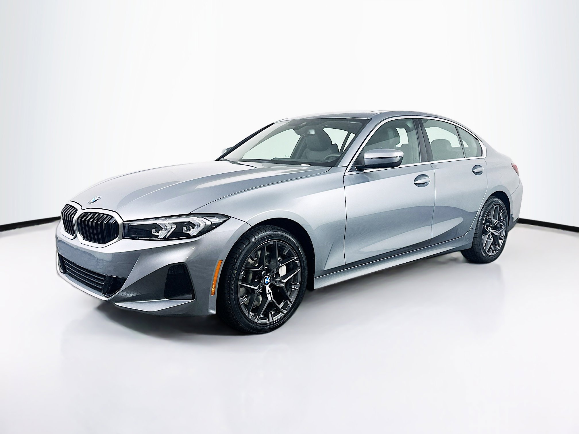 Used 2025 BMW 330i Sedan image 3