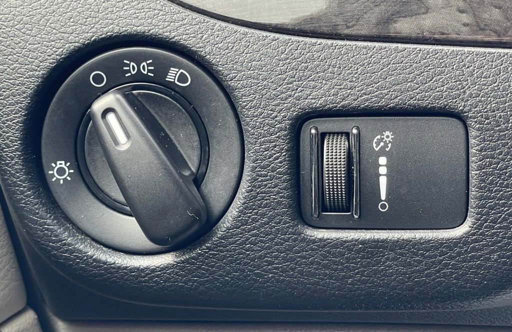 Used 2013 Dodge Grand Caravan SE FWD image 24