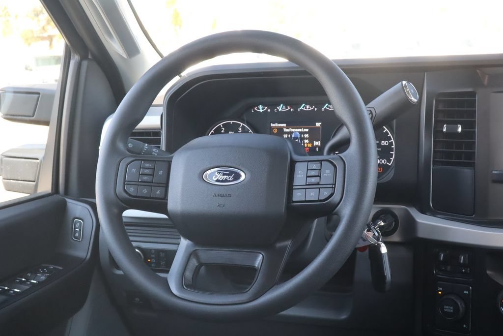 New 2026 Ford F550 4x4 Crew Cab image 27