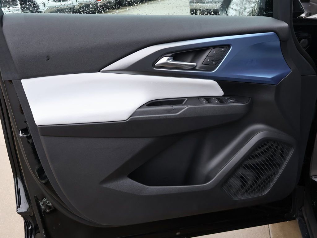 New 2026 Chevrolet Equinox EV LT image 10