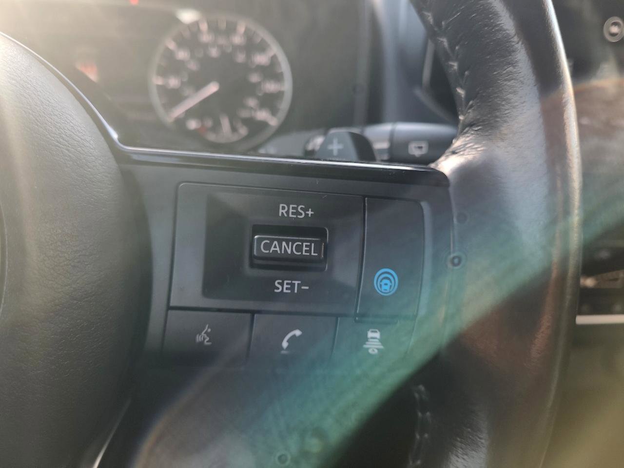 Used 2023 Nissan Rogue SL w/ SL Premium Package image 20