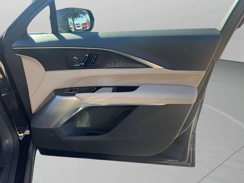 New 2026 Cadillac Lyriq Signature Luxury image 13