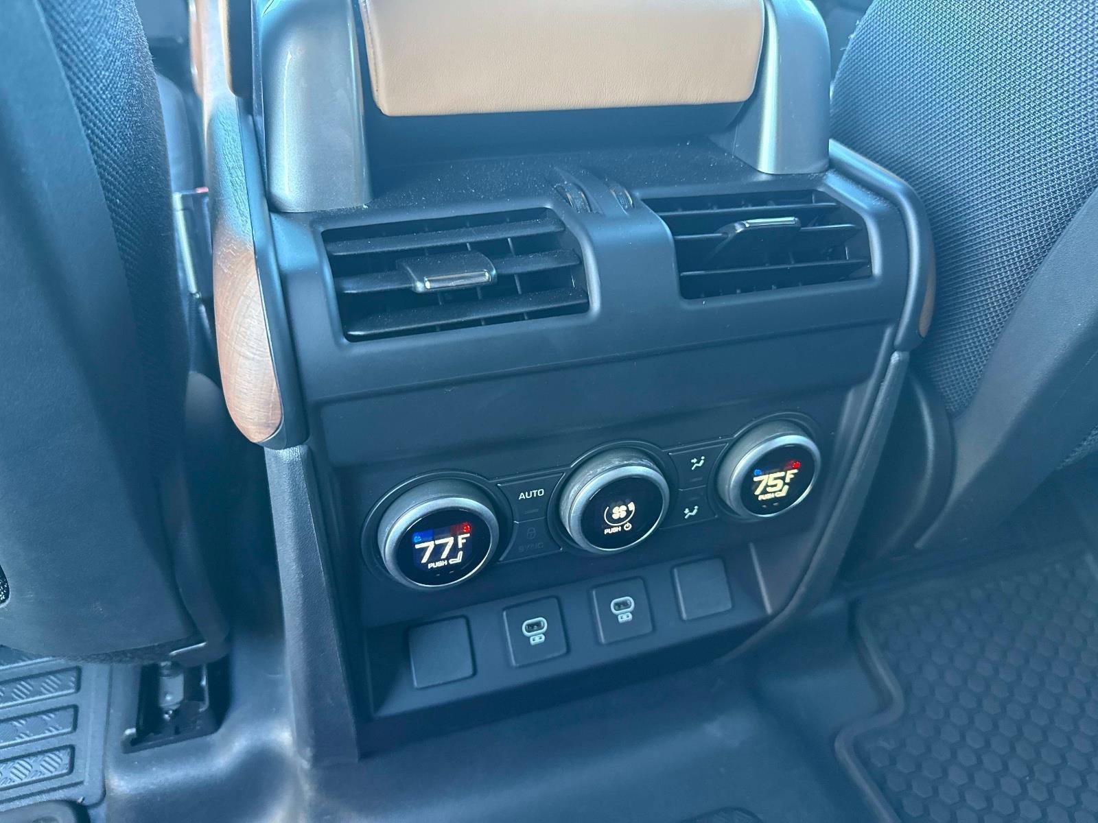 Used 2024 Land Rover Defender 130 X image 15