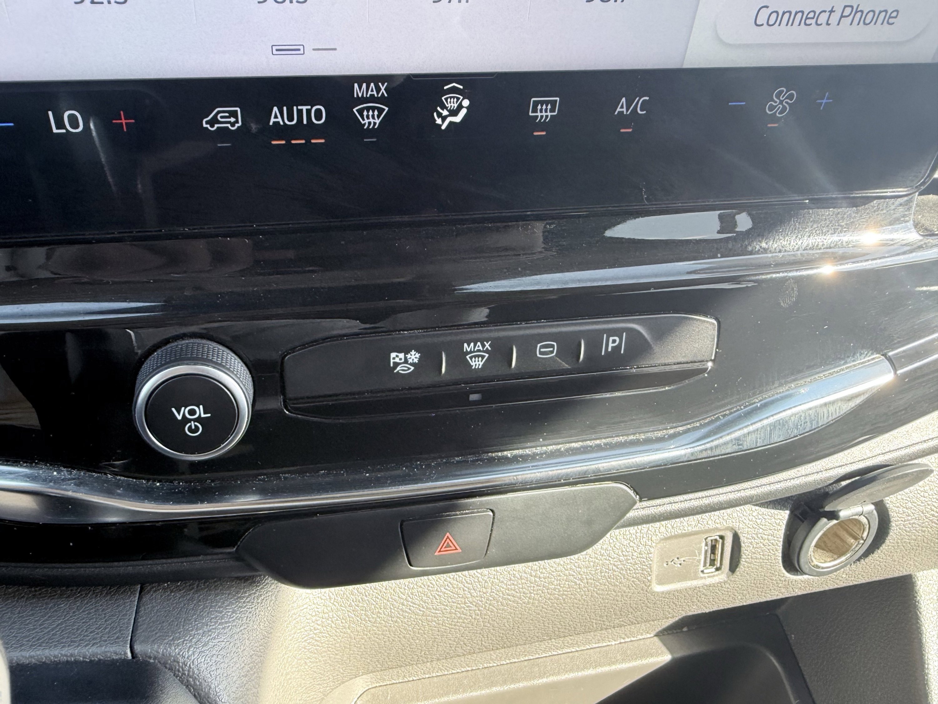 Used 2023 Ford Transit 350 XLT image 65