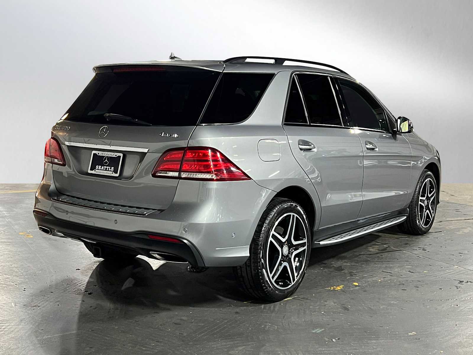 Used 2016 Mercedes-Benz GLE 400 4MATIC image 3