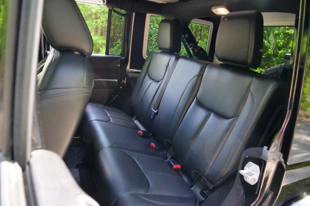 Used 2015 Jeep Wrangler Unlimited Sahara image 19