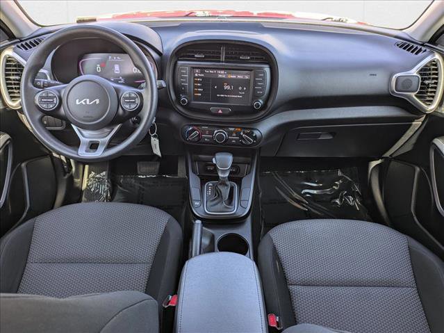 Used 2023 Kia Soul LX w/ LX Technology Package image 16