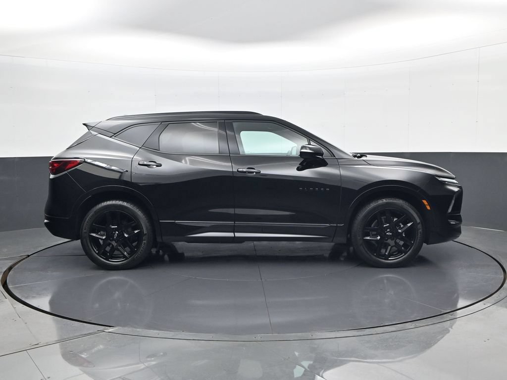 Used 2025 Chevrolet Blazer RS w/ Driver Confidence II Package AWD/4WD image 4