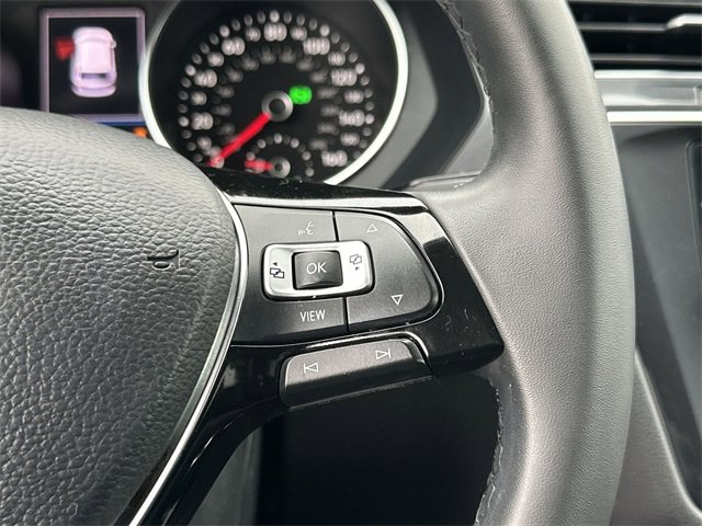 Used 2020 Volkswagen Tiguan SE R-Line image 20