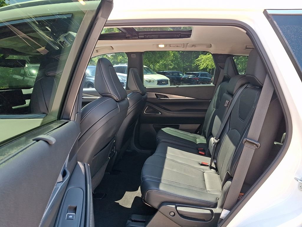 Used 2023 INFINITI QX60 Luxe w/ Vision Package AWD/4WD image 10