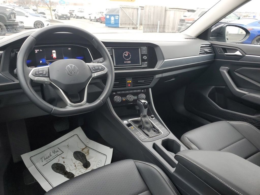 Used 2024 Volkswagen Jetta SE image 27