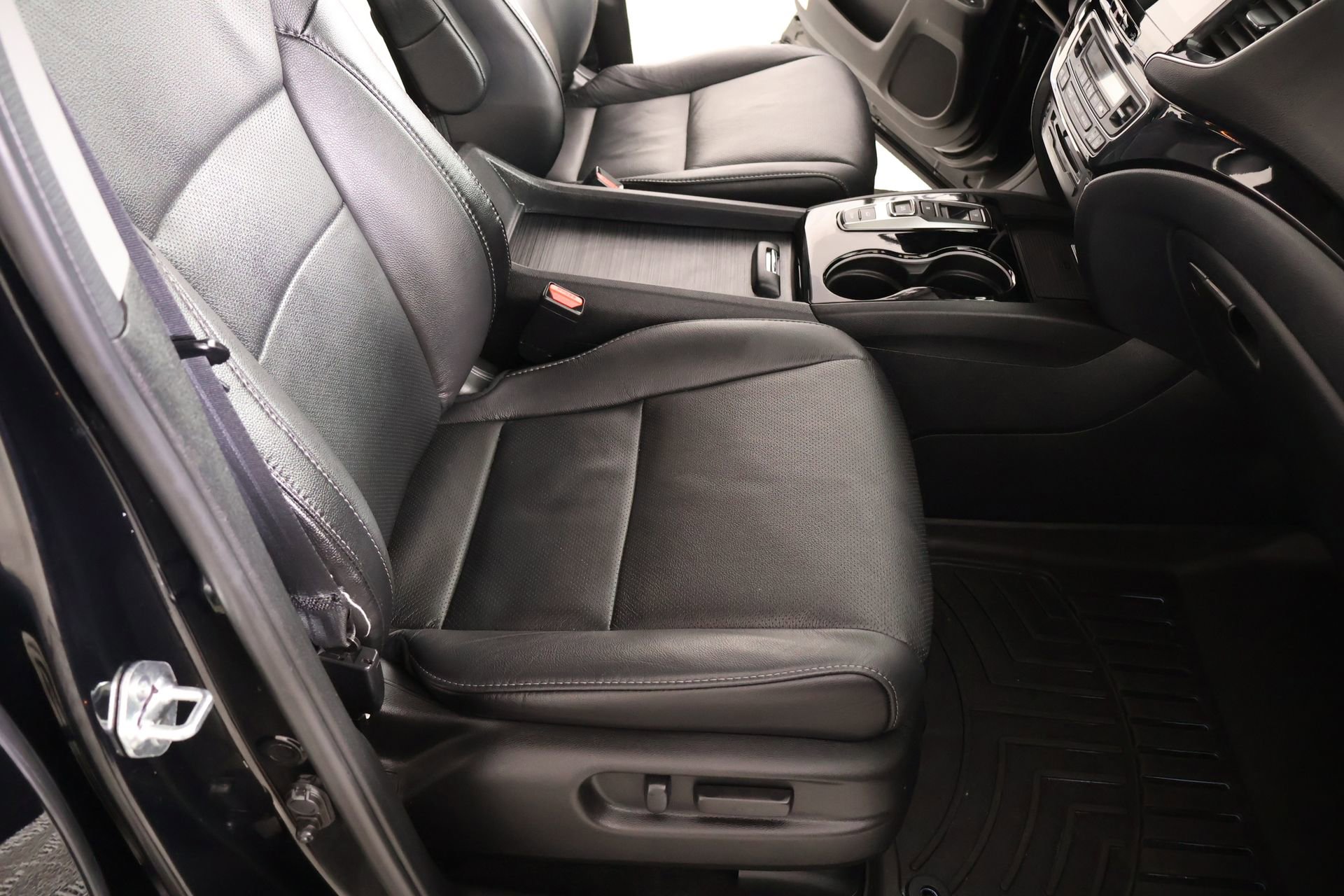 Used 2022 Honda Pilot Elite image 13
