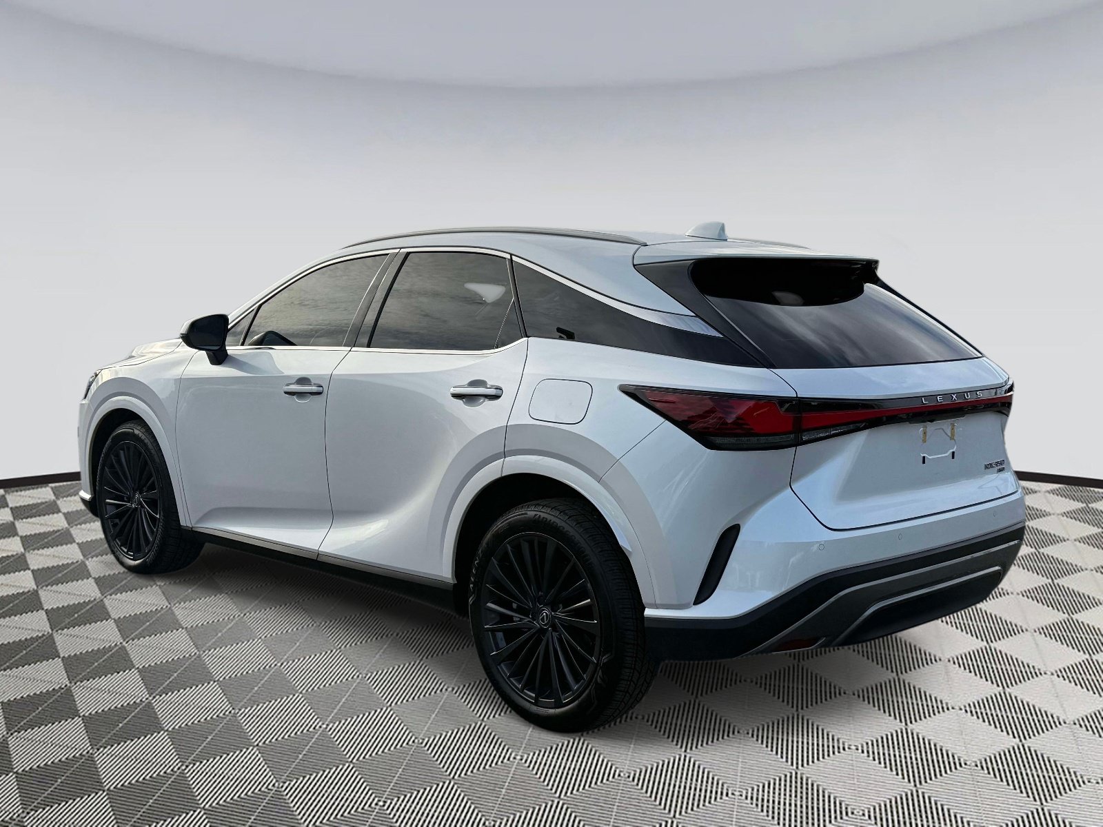 Used 2025 Lexus RX 350 Premium w/ Accessory Package (Z1) AWD/4WD image 4